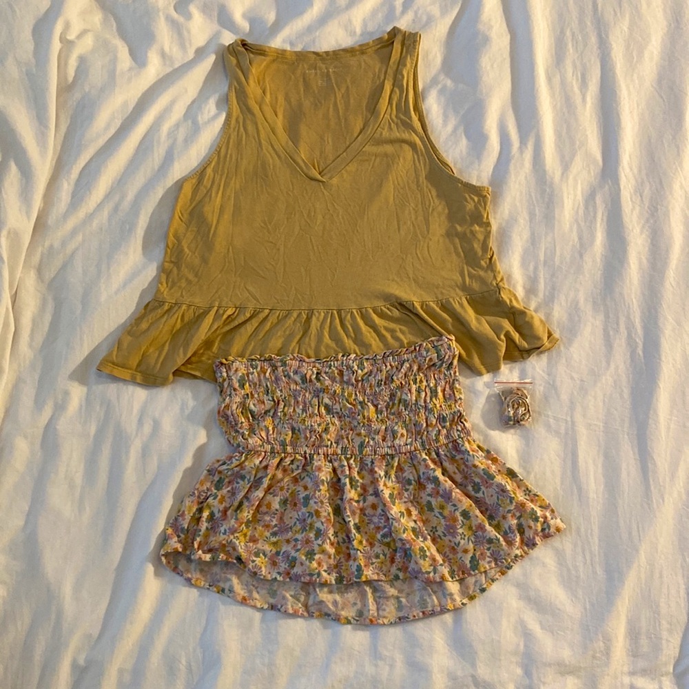 2 American Eagle tops